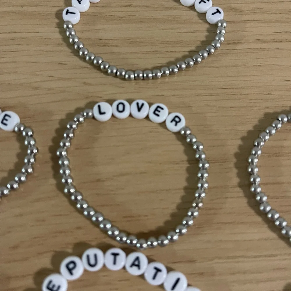 Taylor Swift Friendship Bracelet Pack - Picture 6 of 8